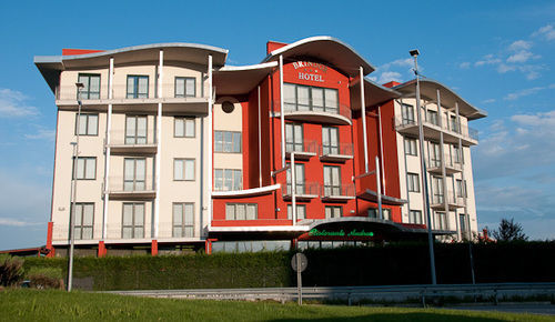 Hotel Brindor Poirino Екстер'єр фото