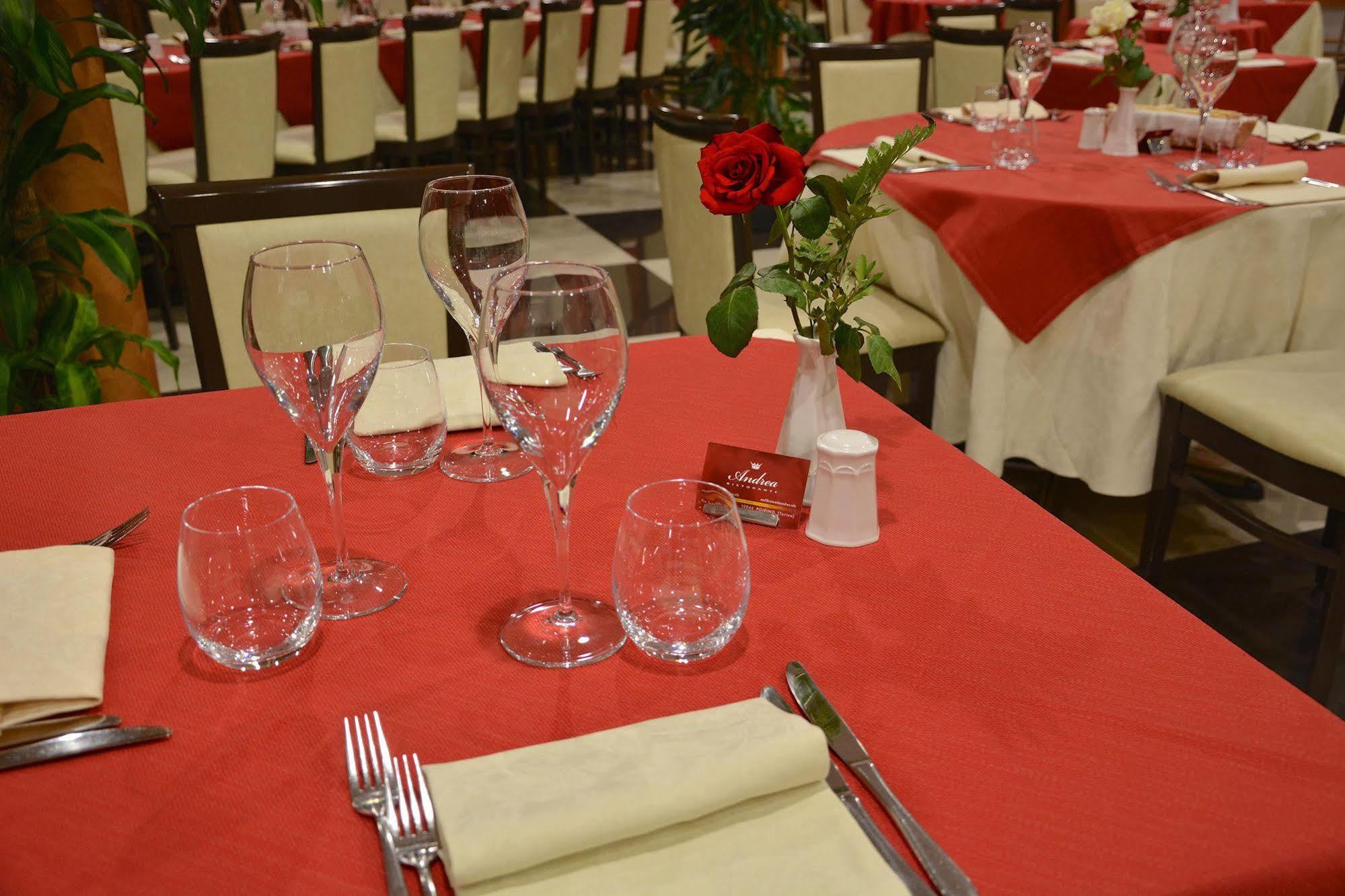 Hotel Brindor Poirino Екстер'єр фото