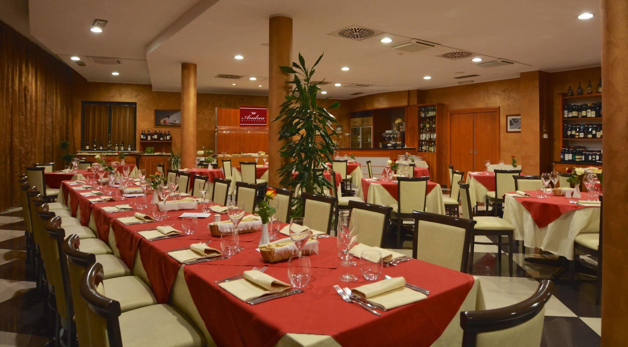 Hotel Brindor Poirino Екстер'єр фото