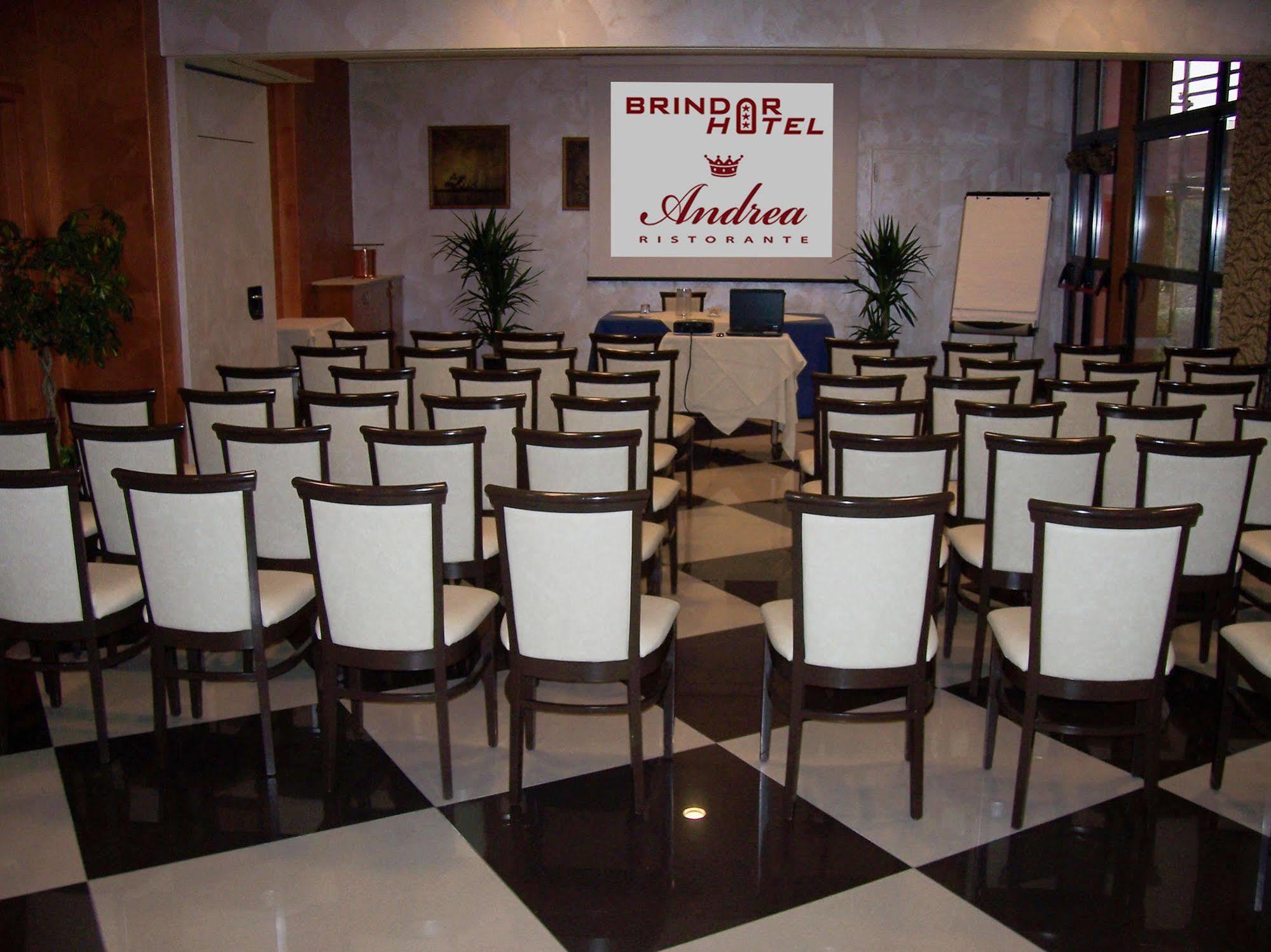 Hotel Brindor Poirino Екстер'єр фото